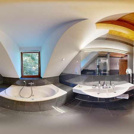 Hotel Hradna Brana Братислава Екстериор снимка